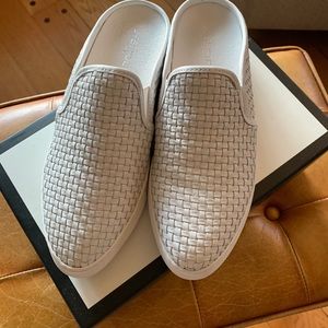 J/SlLIDES Fiona Sneakers